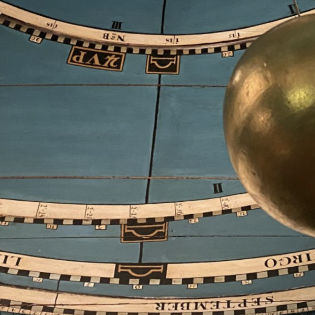 Een Planetarium is een instrument dat de hemelverschijnselen nabootst - Fotograaf H.P.G. de Boer