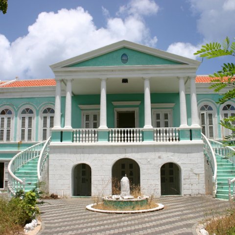 Willemstad, Scharloo, klassieke stadsvilla 4