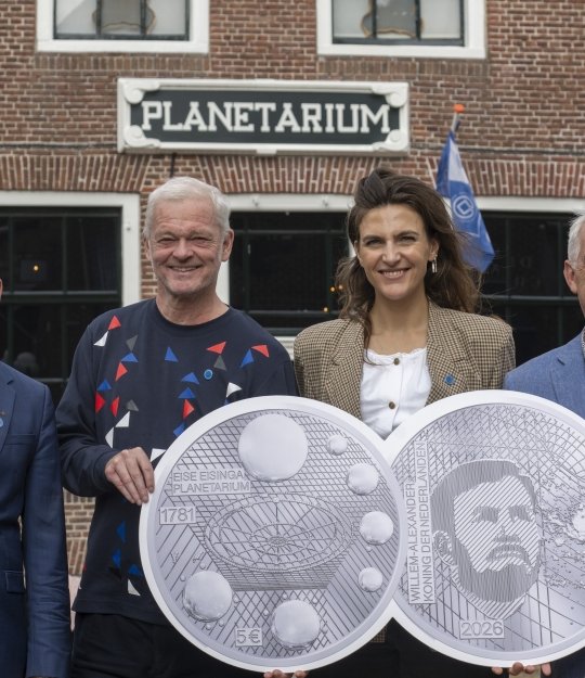Onthulling van de Eise Eisinga Munt. 